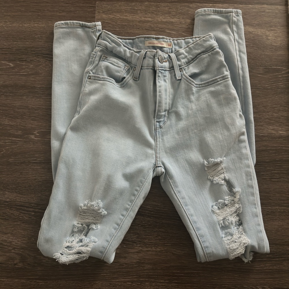 Levi’s Distressed Jeans